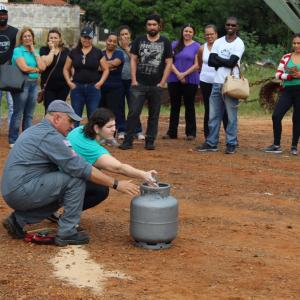 Imagem da notícia Prefeitura realiza curso de brigada de incêndio para servidores da educação - FOTOS