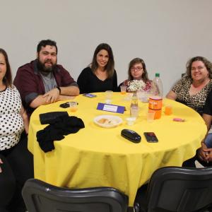 Imagem da notícia EJA: Jantar de homenagem às mães - FOTOS