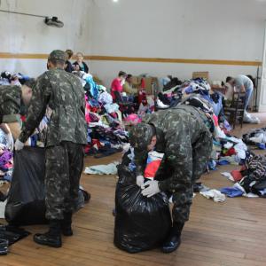 Imagem da notícia Fundo Social de Solidariedade realiza primeira coleta nos postos de arrecadação da Campanha do Agasalho