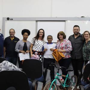 Imagem da notícia Secretaria de Educação e Rotary Leste premiam vencedores do Concurso de Redação - FOTOS
