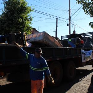 Imagem da notícia Prefeitura de Jahu: arrastão de limpeza - FOTOS