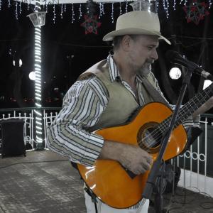 Imagem da notícia NATAL: Show de Viola e Cantoria, com Rodrigo Zanc e Casinha do Papai Noel