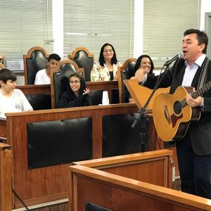 Imagem da notícia 13º aniversário da Lei Maria da Penha com Tião Simpatia no Fórum - FOTOS
