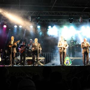 Imagem da notícia Prefeitura de Jahu celebra o 166º aniversário do Município - Show Demônios da Garoa - FOTOS