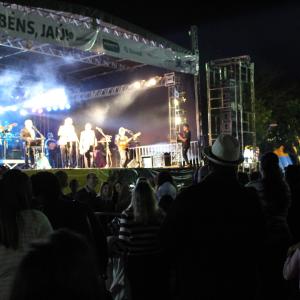 Imagem da notícia Prefeitura de Jahu celebra o 166º aniversário do Município - Show Demônios da Garoa - FOTOS