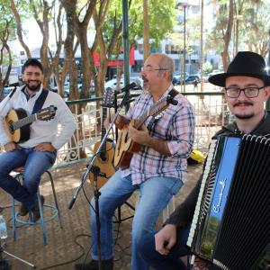 Imagem da notícia 11º Festival Caipira - Sábado na Praça - Show com Osni Ribeiro e Trio - FOTOS