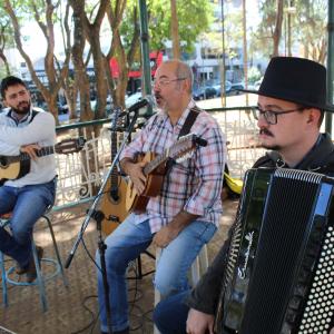 Imagem da notícia 11º Festival Caipira - Sábado na Praça - Show com Osni Ribeiro e Trio - FOTOS