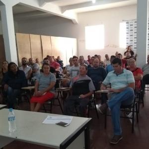 Imagem da notícia Prefeitura oferece curso de manipulação de alimentos para ambulantes - FOTOS