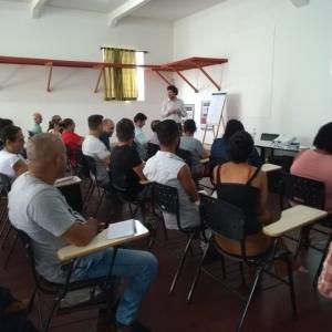 Imagem da notícia Prefeitura oferece curso de manipulação de alimentos para ambulantes - FOTOS