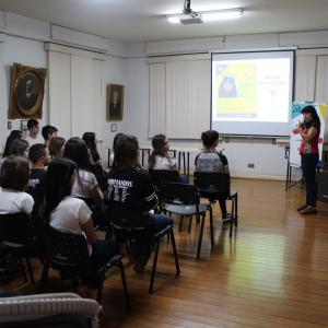 Imagem da notícia 8º Festival Literário de Jahu: Programa Viagem Literária bate-papo com a autora Flávia Muniz - FOTOS