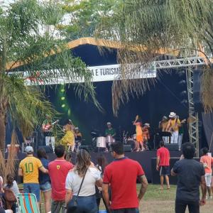 Imagem da notícia 8º Festival Literário de Jahu: Encerramento com o Show com Da Silva Samba - FOTOS