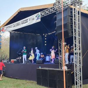 Imagem da notícia 8º Festival Literário de Jahu: Encerramento com o Show com Da Silva Samba - FOTOS