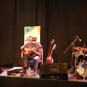 Imagem da notícia 8º Festival Literário de Jahu: Show com o Violeiro Passoca