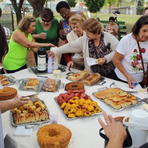 Imagem da notícia Fundo Social de Solidariedade realiza Semana do Idoso - Caminhada com Piquenique - FOTOS