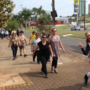 Imagem da notícia Fundo Social de Solidariedade realiza Semana do Idoso - Caminhada com Piquenique - FOTOS