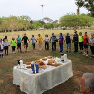 Imagem da notícia Fundo Social de Solidariedade realiza Semana do Idoso - Caminhada com Piquenique - FOTOS