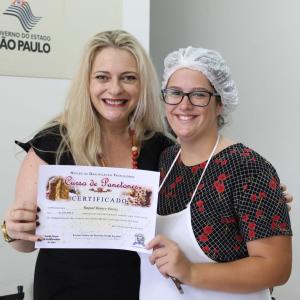 Imagem da notícia Fundo Social de Solidariedade: 1ª turma do Curso de Panetones - FOTOS