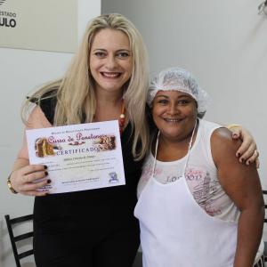 Imagem da notícia Fundo Social de Solidariedade: 1ª turma do Curso de Panetones - FOTOS