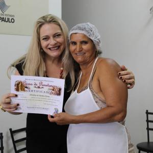 Imagem da notícia Fundo Social de Solidariedade: 1ª turma do Curso de Panetones - FOTOS