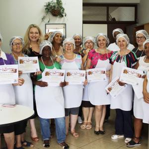 Imagem da notícia Fundo Social de Solidariedade: 1ª turma do Curso de Panetones - FOTOS