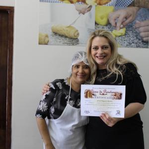 Imagem da notícia Fundo Social de Solidariedade: 4ª turma do curso de Panetone - FOTOS