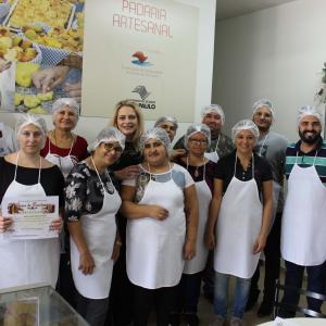 Imagem da notícia Fundo Social de Solidariedade: 4ª turma do curso de Panetone - FOTOS