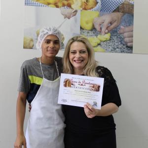 Imagem da notícia Fundo Social de Solidariedade: 4ª turma do curso de Panetone - FOTOS