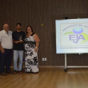Imagem da notícia Formatura de 60 alunos da Educação de Jovens e Adultos - FOTOS