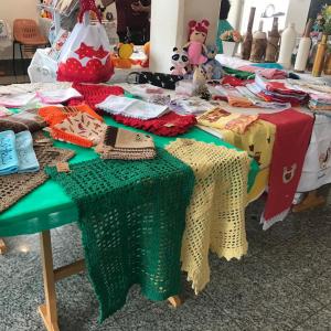 Imagem da notícia Feira com os trabalhos dos alunos dos cursos de artesanato