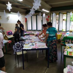 Imagem da notícia Feira com os trabalhos dos alunos do curso de artesanato ministrado na EMEF “Professora Norma Botelho “ (CAIC) - FOTOS