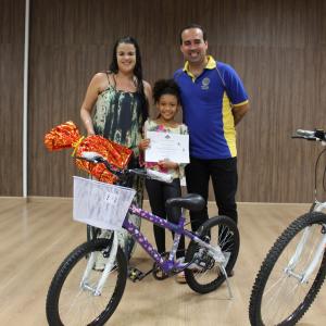 Imagem da notícia Secretaria de Educação e Rotary Leste premiam vencedores da campanha de arrecadação de óleo de cozinha usado e de lacres de latas de bebidas
