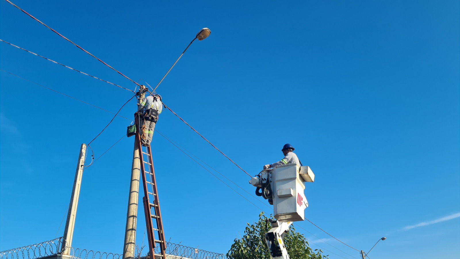 Prefeitura de Jaguariúna inicia instalação de iluminação de led na estrada  JGR-221