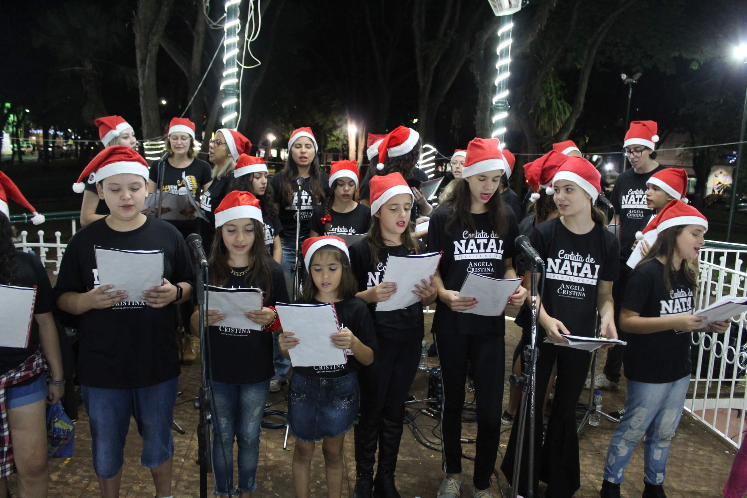 CHEGADA DO PAPAI NOEL NO JARDIM DE BAIXO EM JAÚ E INÍCIO DAS FESTIVIDADES  DE NATAL