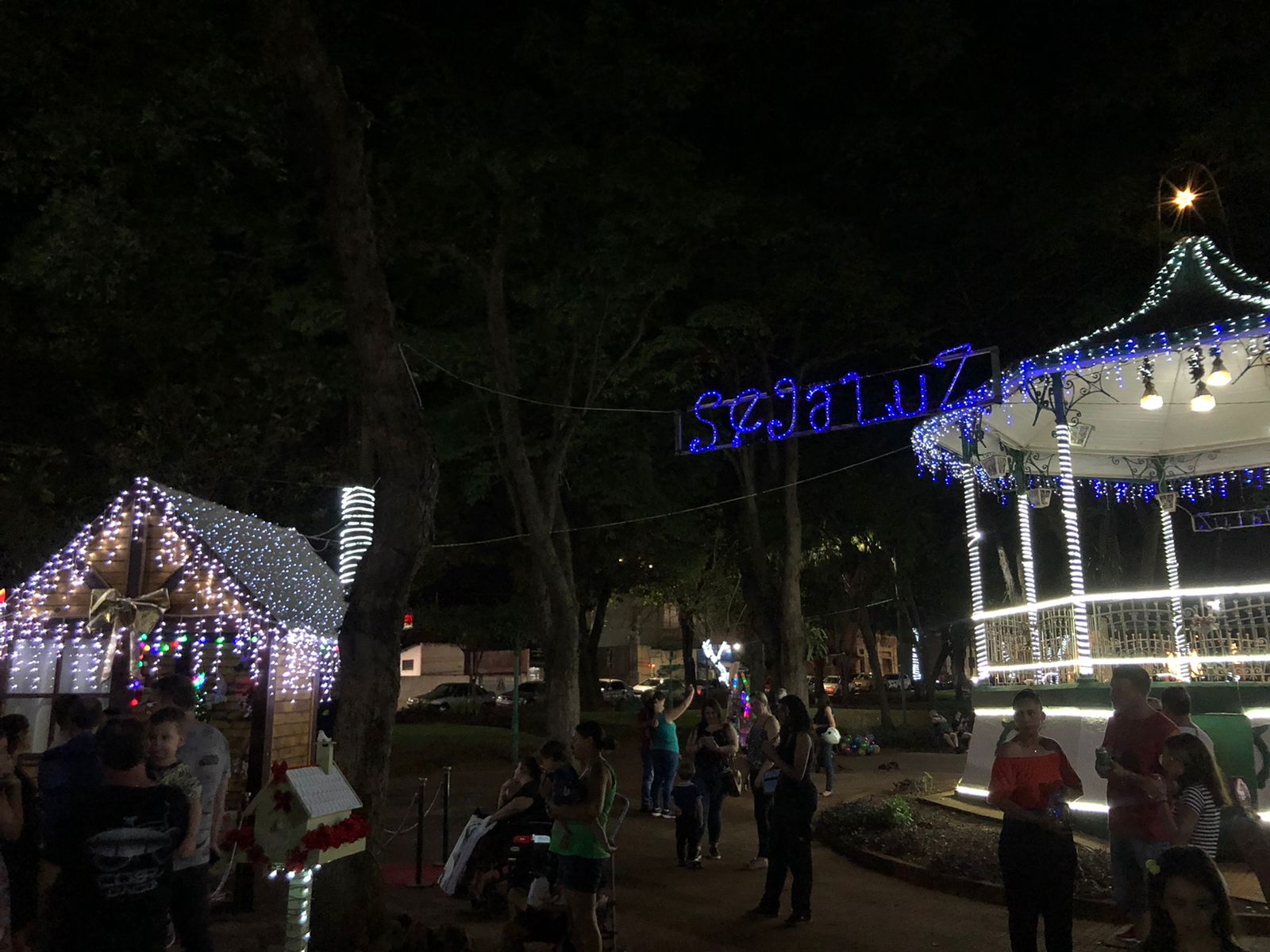 CHEGADA DO PAPAI NOEL NO JARDIM DE BAIXO EM JAÚ E INÍCIO DAS