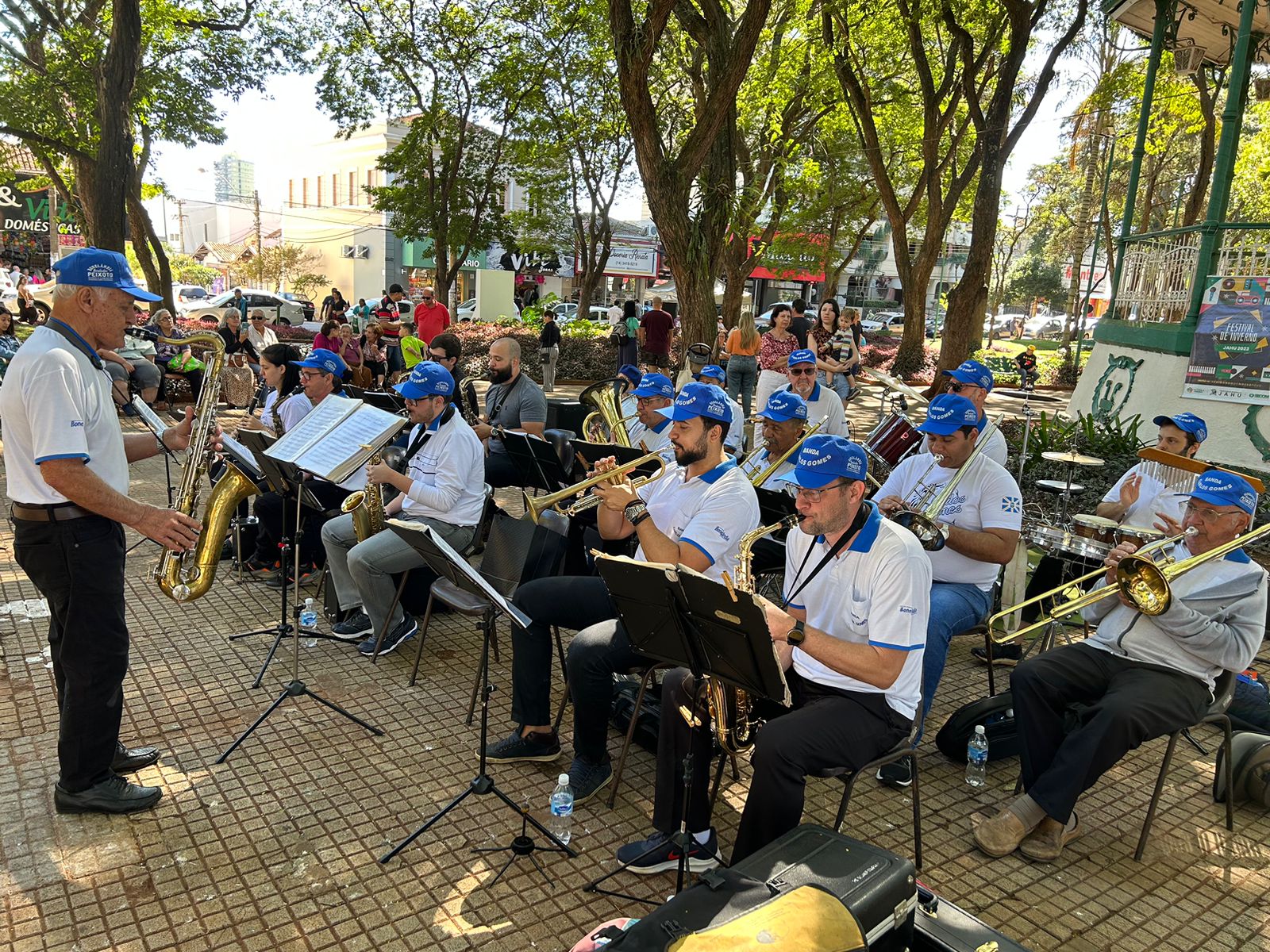 CHEGADA DO PAPAI NOEL NO JARDIM DE BAIXO EM JAÚ E INÍCIO DAS